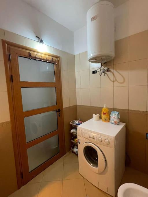 Sea View Apartment In Vlorë エクステリア 写真