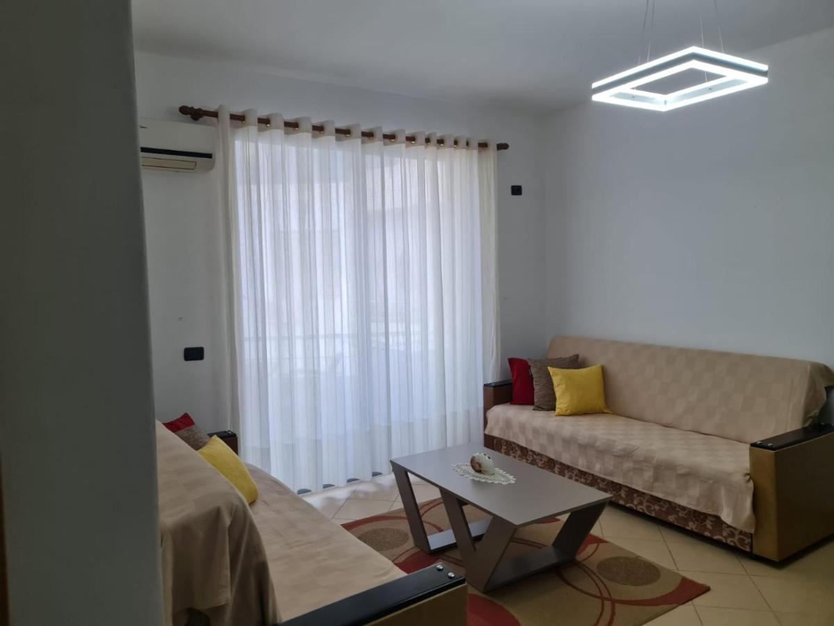 Sea View Apartment In Vlorë エクステリア 写真
